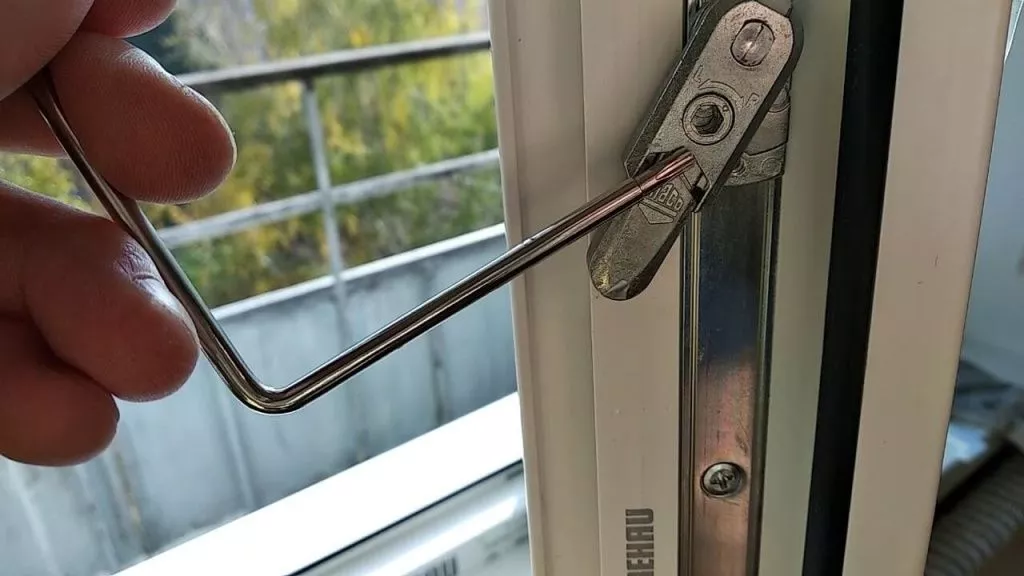 регулировка пластиковых окон